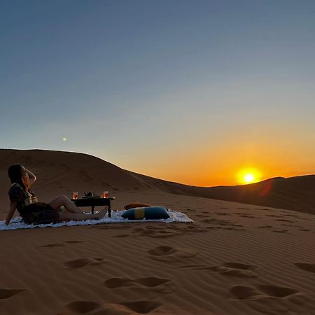 Отель Erg Chebbi Starlight Camp Мерзуга Экстерьер фото